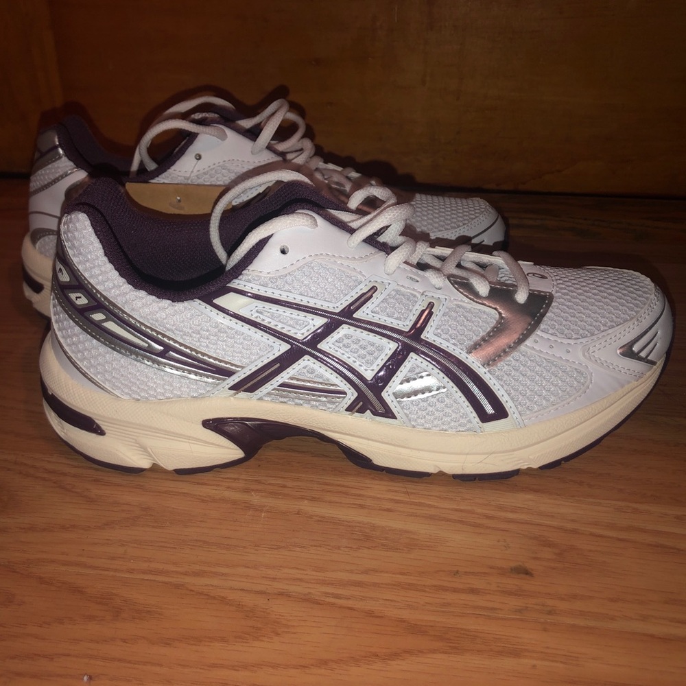🛑 SOLD ASICS women sneakers
